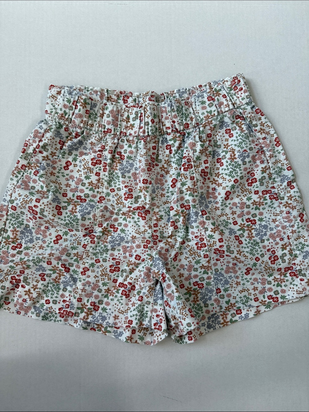 Levis Strauss Elastic Shorts Floral Red and White size Large